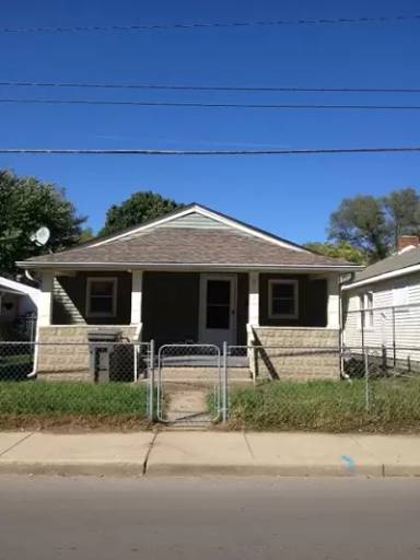 Main picture of 916 E Beecher St