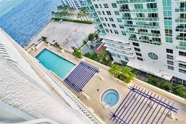 Main picture of The Club At Brickell Bay