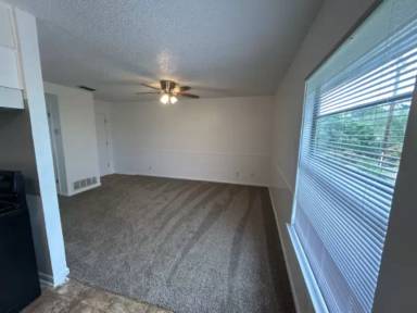 Main picture of 1702 Kirk Ave