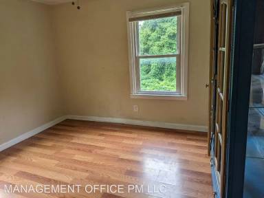 Main picture of 1021 S Church St