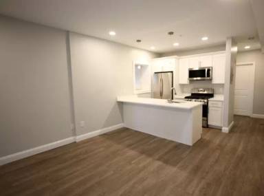 Main picture of 16 Trenton St