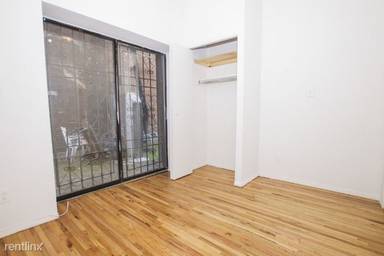Main picture of 220 E 25th St