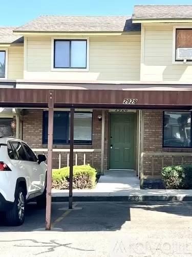 Main picture of 2926 S Abbs Ln
