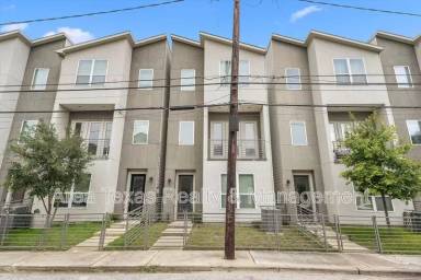 Main picture of 3113 Gillespie St