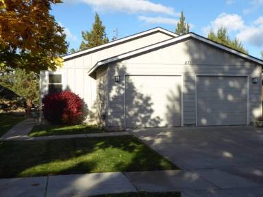 Main picture of 871 NE Hidden Valley Dr