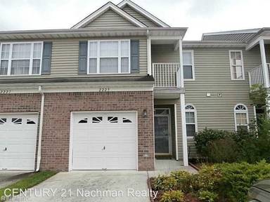 Main picture of 2225 Bizzone Cir