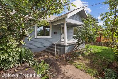 Main picture of 2480 NE 51st Ave