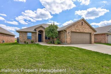 Main picture of 1400 Penn Ln