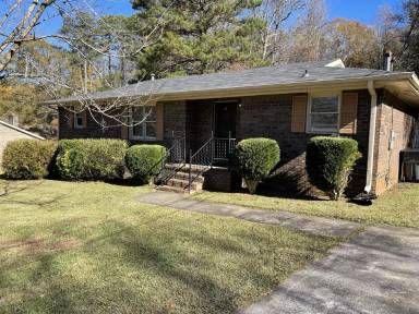 Main picture of 306 S Pine Hill Rd