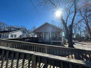 Main picture of 14 Arnold Ave