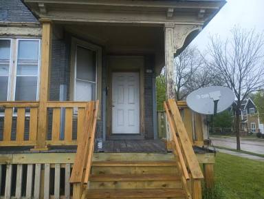 Main picture of 602 W Center St