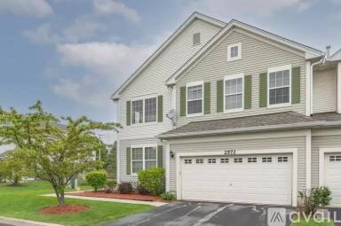Main picture of 2572 Hillsboro Blvd