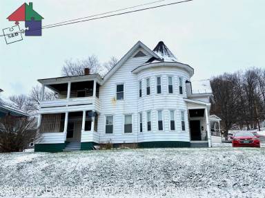 Main picture of 34 Eastern Ave