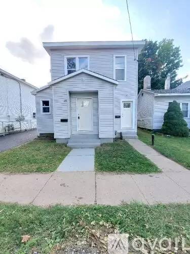 Main picture of 28 Syracuse St