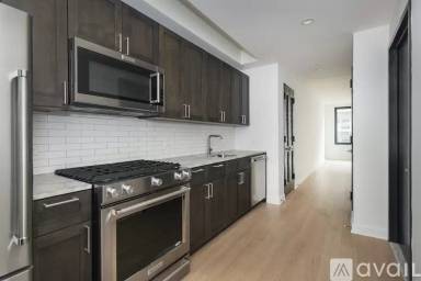 Main picture of 21 West End Ave Apartments