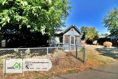 Main picture of 2976 Lanning Ave