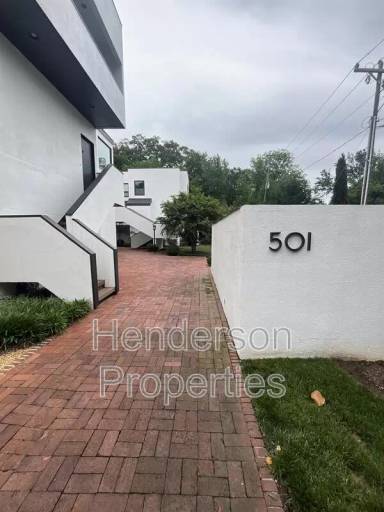Main picture of 501 Fenton Pl