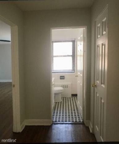 Main picture of 7361 N Sheridan Rd