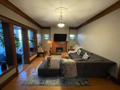 Main picture of 3743 N Pine Grv