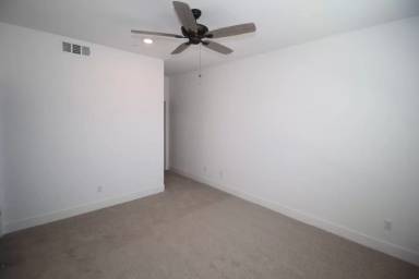 Main picture of 2707 E Tamarind Dr
