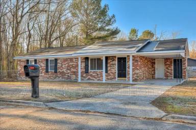 Main picture of 2808 Nighthawk Dr