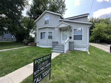 Main picture of 221 W Mason St