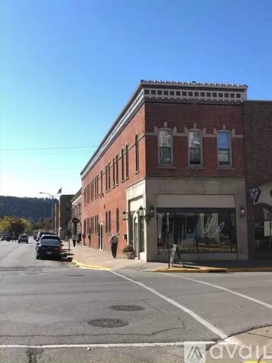 Main picture of 163 Lafayette St