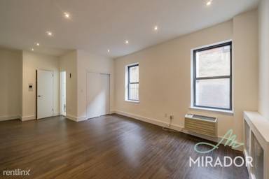 Main picture of 425 East 74th St