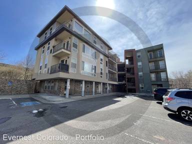 Main picture of 5201 S Fox St