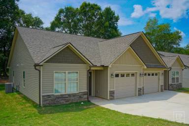 Main picture of The Flats At Fairview