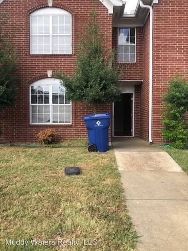 Main picture of 7253 Illinois Central Ave