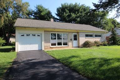 Main picture of 11 Rose Ave