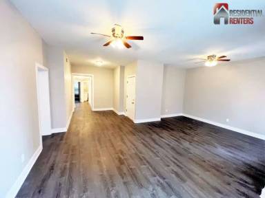 Main picture of 1816 E Kane Pl