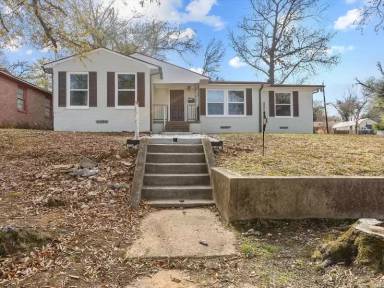 Main picture of 1330 Graham Dr