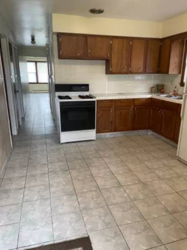 Main picture of 148 S 6th Ave