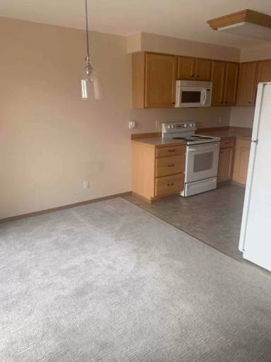 Main picture of 2131 W Hood Ave