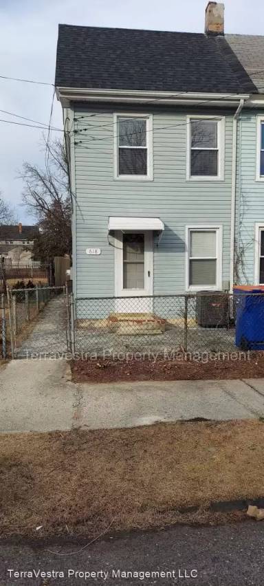 Main picture of 618 Vine St E