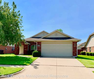 Main picture of 3112 SW 103rd St