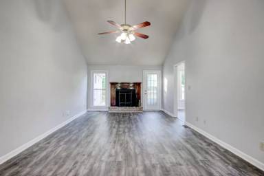 Main picture of 1442 McClardy Rd