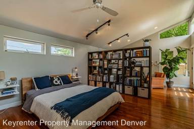 Main picture of 3558 Locust St