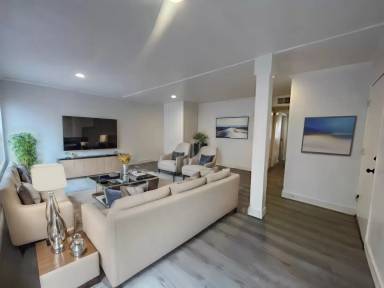 Main picture of 6155 Reseda Blvd