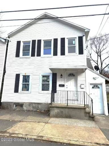 Main picture of 404 8th St