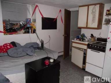 Main picture of 28 S Huntington Ave