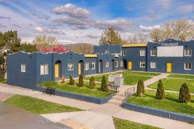 Main picture of 723 W Lewis St