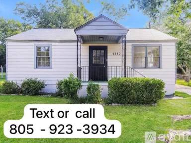 Main picture of 736 Lake St