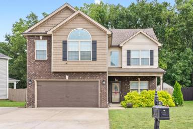 Main picture of 708 Cavalier Dr