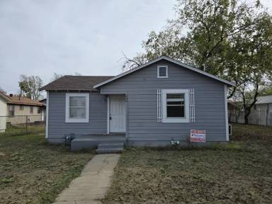 Main picture of 404 N 2nd St