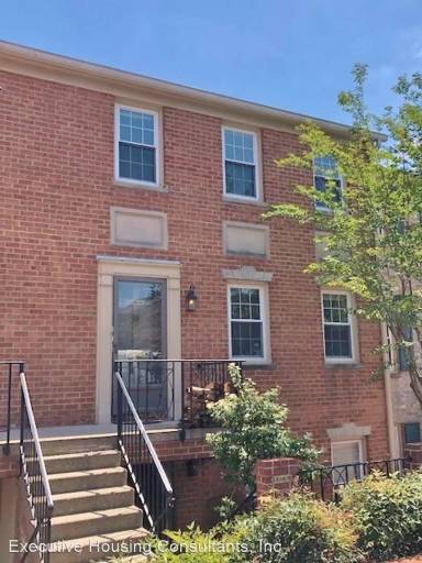 Main picture of 1638 Beekman Pl NW