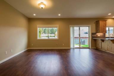 Main picture of 186 NE American Dr