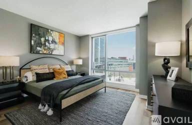 Main picture of 21 Christopher Columbus Dr